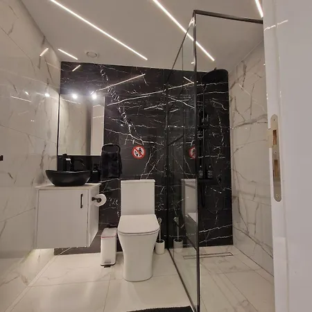 Apartment Modern Flat With Playroom! *